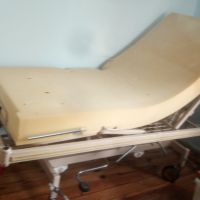 Heмско болнично легло с матрак механично, снимка 2 - Други - 45521683