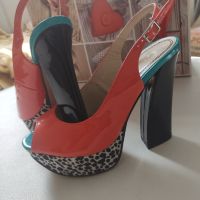 Страхотни дамски сандали , снимка 1 - Дамски елегантни обувки - 45253298