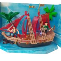 Пиратски кораб с 2 пирата - звук и светлини, снимка 1 - Коли, камиони, мотори, писти - 45821508