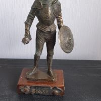 Бронзова ,масивна статуетка на рицар "Sec.XV", снимка 1 - Антикварни и старинни предмети - 45127666