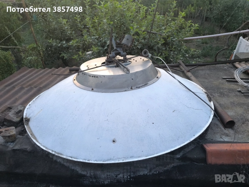 Продавам Сателитна чиния 180 см. 1м.80см. с тръбата за стойка, снимка 1