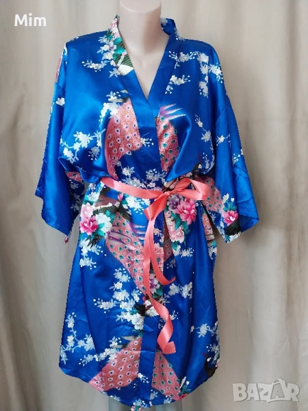 Singapore / silk /ХL/2XL Сатенен син халат / кимоно / на пауни и цветя, снимка 1