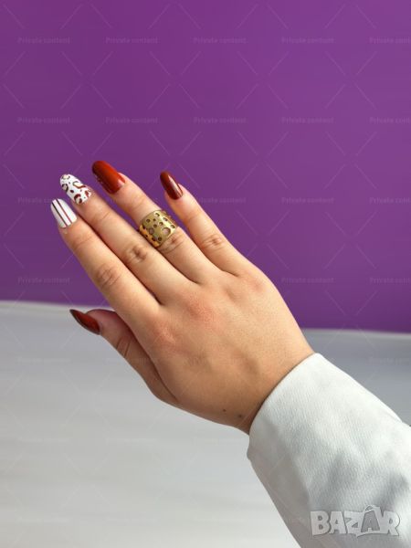 Голям дамски пръстен от медицинска стомана със завладяващ дизайн с дупки и златисто покритие, снимка 1