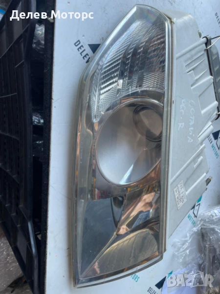 Фар десен за Шкода Октавия 1.9 ТДИ, 105 кс., 5 ск., код двигател BJB, 2007 г., 162 000 км. , снимка 1