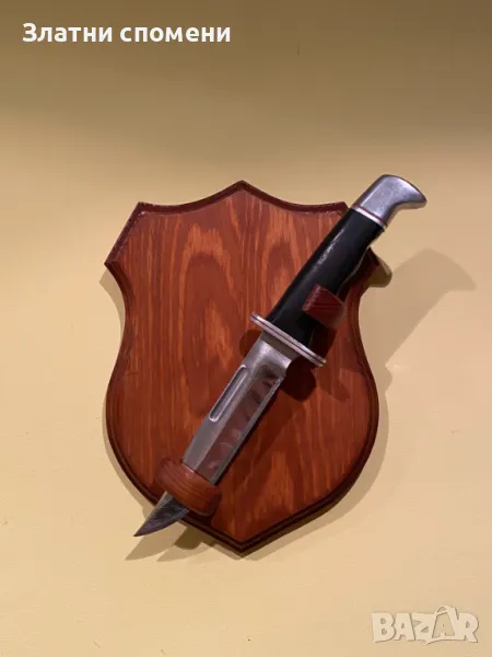 Стенна дървена стойка за нож – Елегантност и Функционалност!, снимка 1