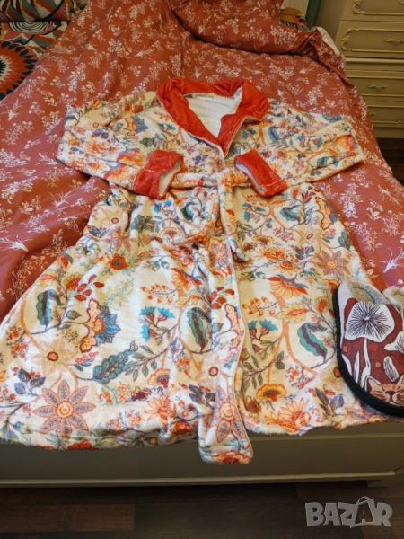 Лот плюшен халат и чехли , снимка 1