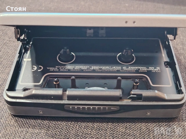 Касетофон, уокмен, walkman Sony wm fx553, снимка 3 - Ресийвъри, усилватели, смесителни пултове - 53209393