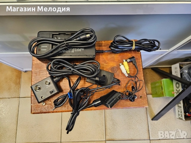 Видеокамера Hitachi VM-3200E Много добър външен вид, пълен комплект. Не е тествана , защото батерият, снимка 5 - Камери - 52494451