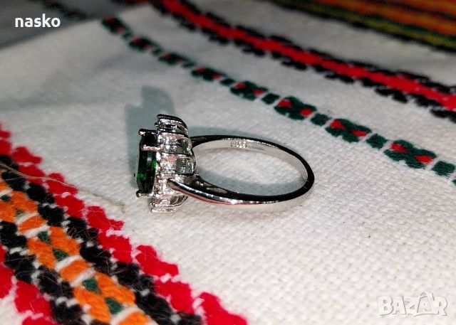 Дамски пръстен с циркони, снимка 2 - Антикварни и старинни предмети - 46436639