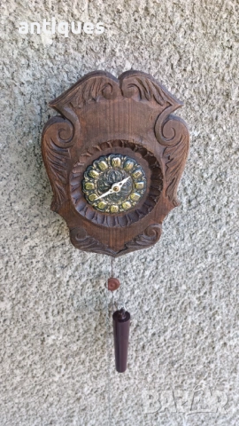Стенен немски часовник - дърворезба с месингов циферблат, снимка 5 - Антикварни и старинни предмети - 53411762