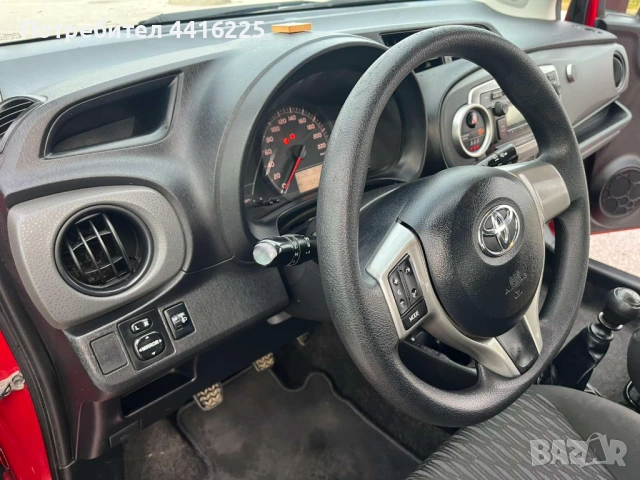 Toyota Yaris 1.3 VVT-i 6sp, снимка 15 - Автомобили и джипове - 54037256