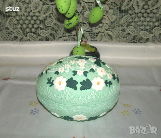 Порцеланов съд за лакомства, бонбониера