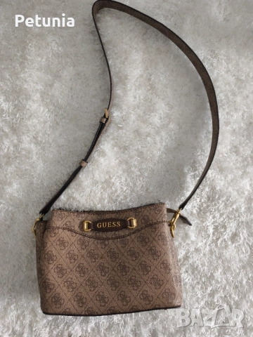 Чисто нова оригинална чанта Guess