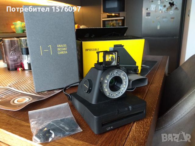 Тестван с филм фотоапарат за моментални снимки Polaroid Impossible I-1 - пойнт енд шуут 