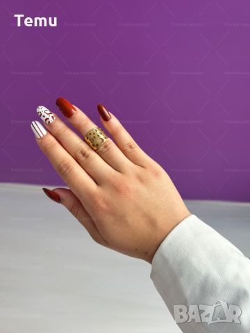 Голям дамски пръстен от медицинска стомана със завладяващ дизайн с дупки и златисто покритие, снимка 1 - Пръстени - 46373510