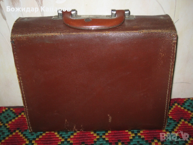 Ретро кожена чанта. Цена- 9 евро. Пращам по Еконт., снимка 3 - Антикварни и старинни предмети - 53731001