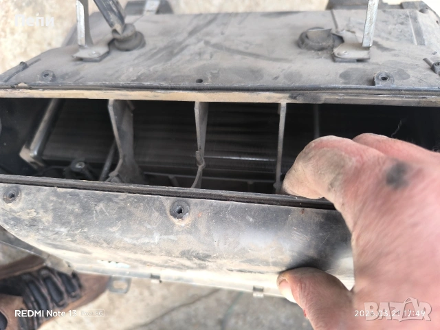Радиатор парно за Мерцедес 190 с кутия, снимка 2 - Части - 53940927