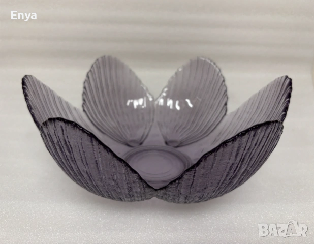 Фруктиера (купа) - стъклена с форма на цвете - цвят лила