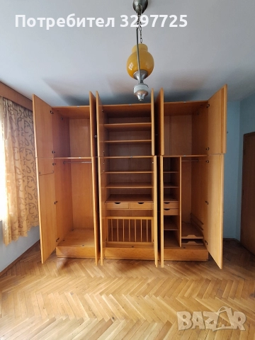 Продавам четирикрилен лакиран гардероб 🧥👗🌲Бял бор🌲, снимка 12 - Гардероби - 52580160