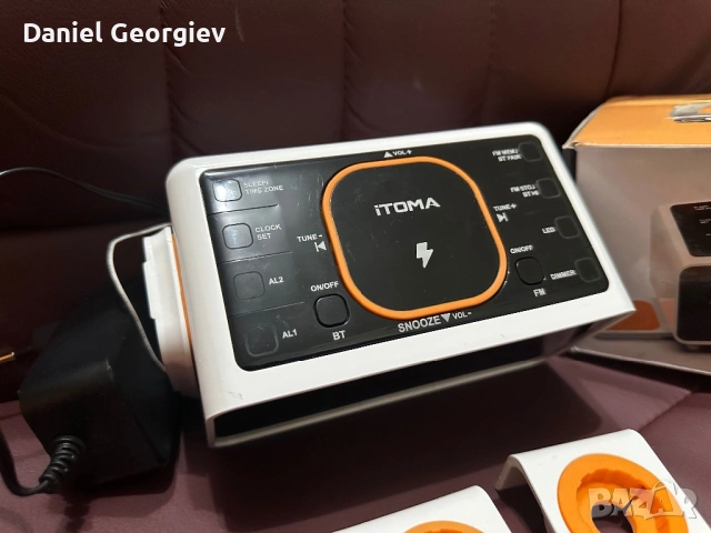 4 в 1 зарядна станция с вградени часовник и радио и LED осветление, снимка 2 - Друга електроника - 53750773