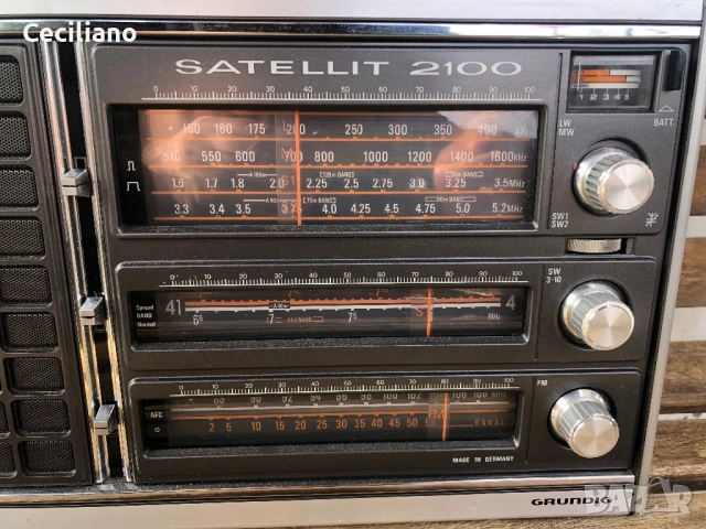 Grundig Satellit 2100 – колекционерски радиоприемник., снимка 3 - Радиокасетофони, транзистори - 53121631