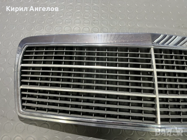 Решетката на предния капак за Mercedes E-class W210, снимка 2 - Части - 53757741