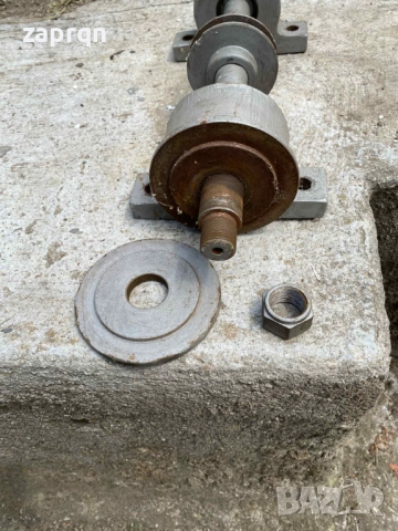 Ос със лагерни черупки за шмиргел, снимка 3 - Други машини и части - 51637660