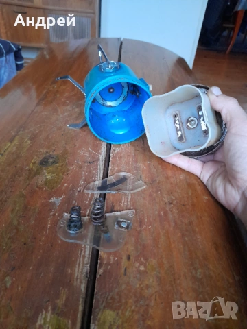 Стар фенер Red Spot, снимка 5 - Антикварни и старинни предмети - 53904136