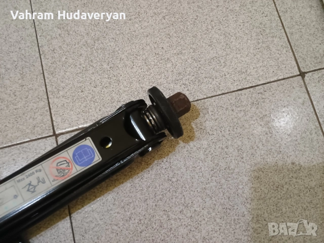 винтов крик 2400 кг 