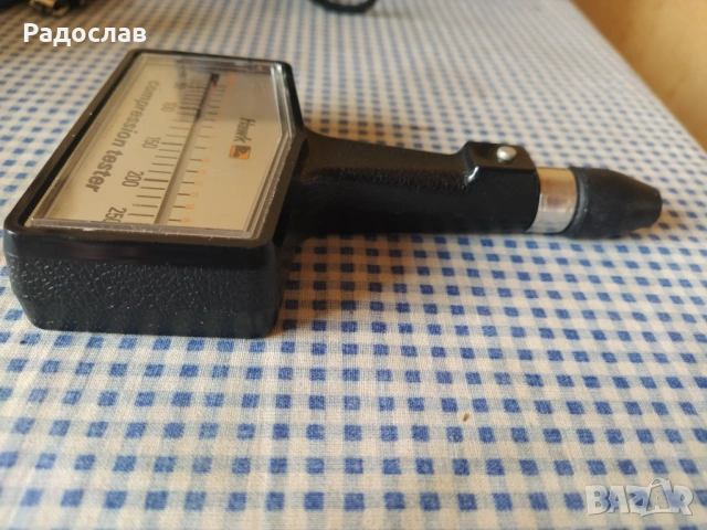 стар автомобилен манометър HAWK  USA, снимка 6 - Аксесоари и консумативи - 53931928