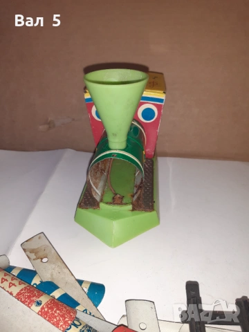 Стара механична играчка МУЗИКАЛЕН ВЛАК с релси СССР, снимка 6 - Антикварни и старинни предмети - 53665648