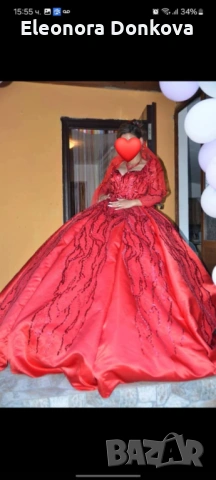 Роклите се продават в отлично състояние са без забележка по тях 