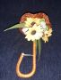 Малка висяща плетена кошница с изкуствени цветя / ваза / поставка , снимка 2