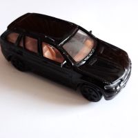 Bburago BMW X5 E53 Black SUV 1:43 , снимка 5 - Колекции - 45709494