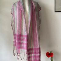 Копринен шал в лилаво и зелено, La boutique, снимка 5 - Шалове - 45428233