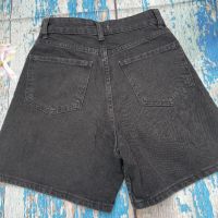 Дамски къси дънкови панталони , снимка 2 - Къси панталони и бермуди - 46192264