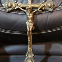Настолен кръст с разпятие. , снимка 1 - Антикварни и старинни предмети - 44937675