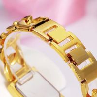 Прекрасен нов дамски ръчен часовник с метална верижка в златен цвят., снимка 2 - Дамски - 45342352