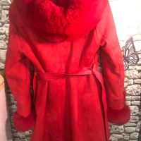 Червено палто, снимка 2 - Палта, манта - 45457624