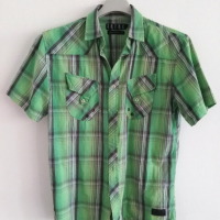 Мъжка риза размер S с къс ръкав, снимка 1 - Ризи - 44973858