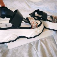Нови рециклирани сандали на платформа, в черно и бяло, номер 35, снимка 3 - Сандали - 45386217