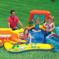 Пръскащ надуваем басейн с пързалка за безкрайно удоволствие в горещите летни дни 2,49 x 1,91 x 1,09, снимка 1 - Басейни и аксесоари - 45233543