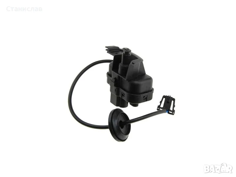 VW Tiguan 5N Моторче за заключване на резервоар , снимка 1