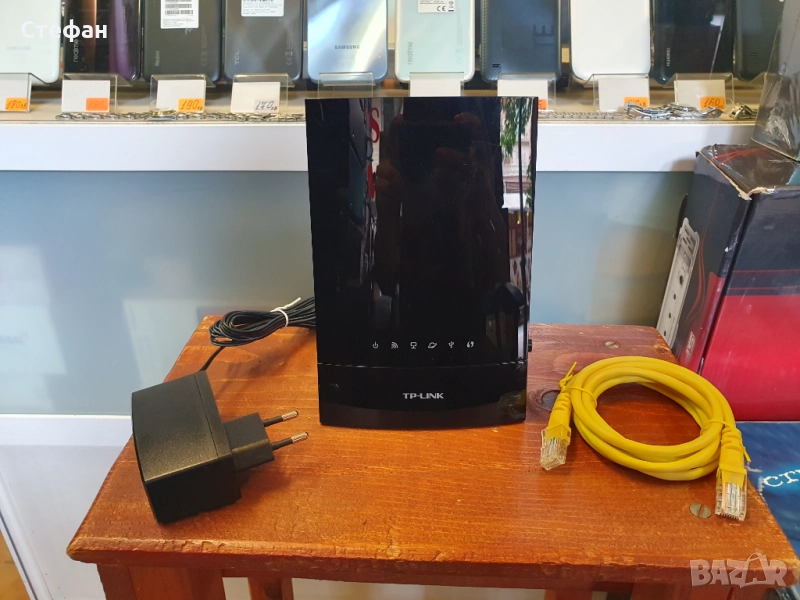Безжичен двулентов рутер TP-LINK AC750 В отлично техническо и визуално състояние. С адаптер и кабел., снимка 1