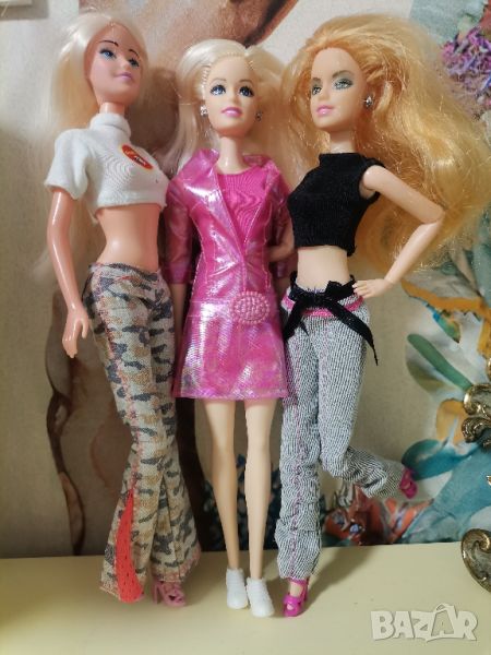 19 лв всичко! Три кукли тип Barbie + подарък фризьорски салон и дрешки, снимка 1