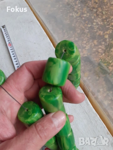 Огромна броеница от каталин 33 зърна + поп зелена с дамари, снимка 2 - Антикварни и старинни предмети - 53410029