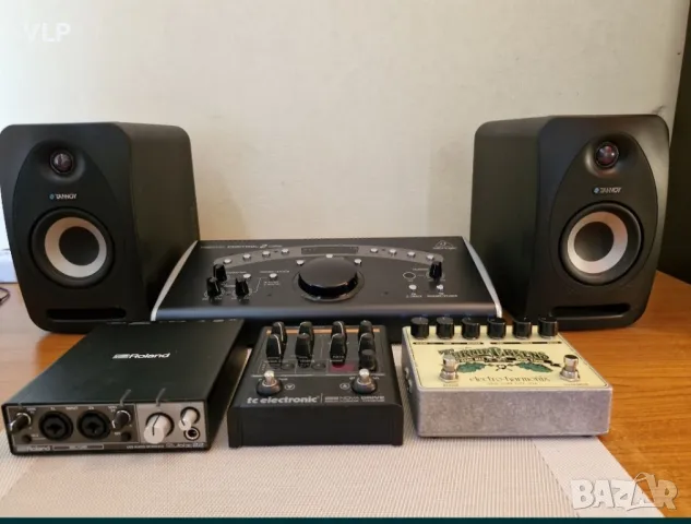 Electro harmonix, tc electronic, behringer, tannoy, Roland. , снимка 1 - Китари - 47085933