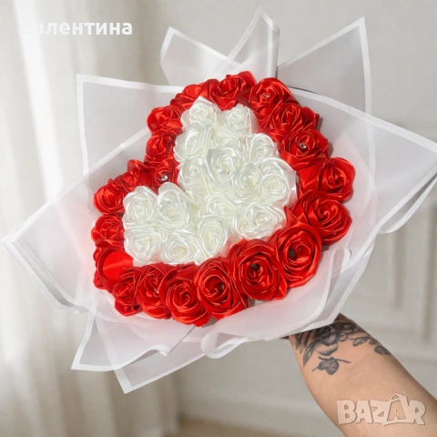 Букет от 37 ръчно направени рози, готов да зарадва някой специален за вас човек! 🌺