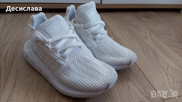 Детски маратонки ADIDAS номер 29, снимка 2 - Детски маратонки - 45492346