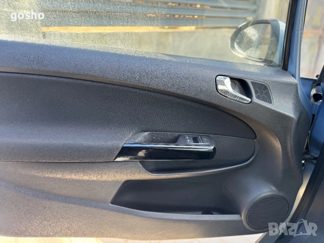Продавам Opel Corsa D 2007г. Газ-Бензин, снимка 7 - Автомобили и джипове - 53926629